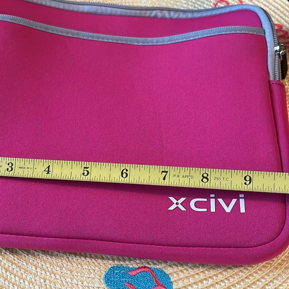 Xcivi Neoprene Protective Pouch - Picture 7 of 9